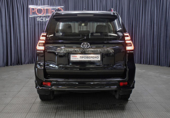Подержанный автомобиль Toyota Land Cruiser Prado 2023 года (6 фото)