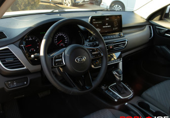 Подержанный автомобиль Kia Seltos 2021 года (10 фото)