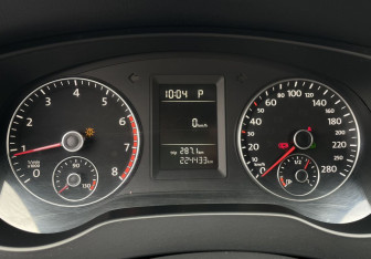 Подержанный автомобиль Volkswagen Jetta Sedan 2013 года (15 фото)