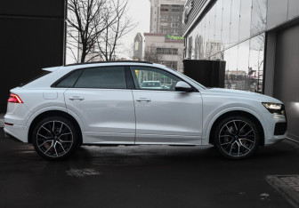 Подержанный автомобиль Audi Q8 2019 года (4 фото)