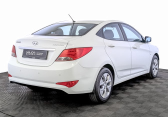 Подержанный автомобиль Hyundai Solaris Sedan 2014 года (5 фото)