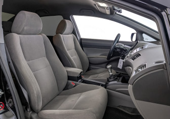 Подержанный автомобиль Honda Civic Sedan 2008 года (23 фото)