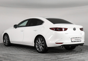 Подержанный автомобиль Mazda 3 Sedan 2024 года (7 фото)