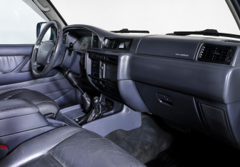 Подержанный автомобиль Toyota Land Cruiser Suv 1997 года (11 фото)
