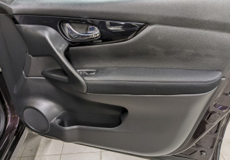 Подержанный автомобиль Nissan Qashqai 2014 года (18 фото)