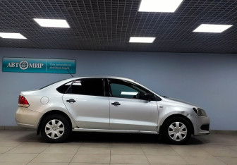 Подержанный автомобиль Volkswagen Polo Sedan 2013 года (4 фото)