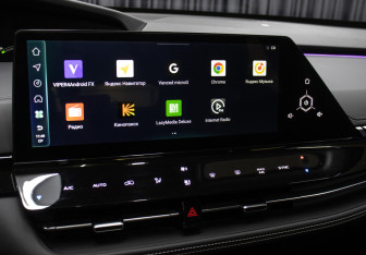 Подержанный автомобиль Changan UNI-K 2023 года (18 фото)