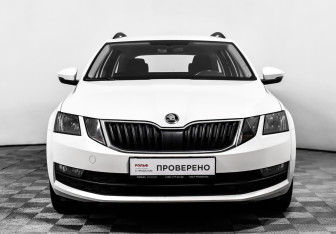 Подержанный автомобиль Skoda Octavia Wagon 2018 года (2 фото)
