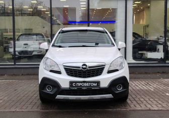 Подержанный автомобиль Opel Mokka 2014 года (2 фото)