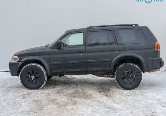 Подержанный автомобиль Mitsubishi Montero Sport 2002 года (8 фото)