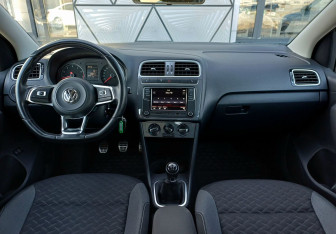 Подержанный автомобиль Volkswagen Polo Sedan 2018 года (11 фото)