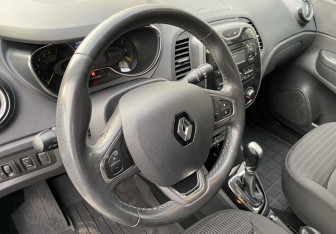 Подержанный автомобиль Renault Kaptur 2016 года (13 фото)