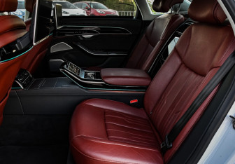 Подержанный автомобиль Audi S8 2020 года (11 фото)