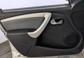 Подержанный автомобиль LADA (ВАЗ) Largus Wagon 2019 года (19 фото)