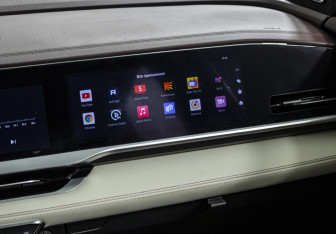 Подержанный автомобиль Geely Monjaro 2023 года (17 фото)