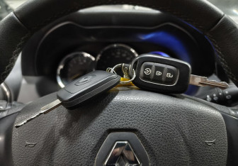 Подержанный автомобиль Renault Duster 2017 года (15 фото)