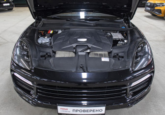 Подержанный автомобиль Porsche Cayenne 2019 года (9 фото)