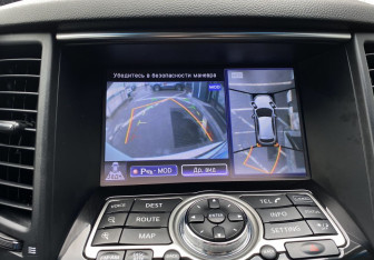 Подержанный автомобиль Infiniti QX70 2016 года (17 фото)