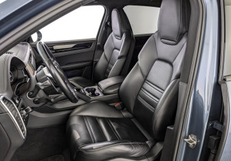 Подержанный автомобиль Porsche Cayenne 2019 года (20 фото)