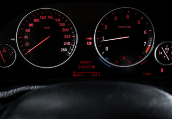 Подержанный автомобиль BMW X4 2014 года (11 фото)