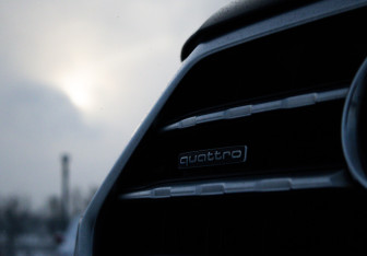 Подержанный автомобиль Audi Q7 2016 года (23 фото)