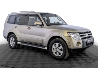 Подержанный автомобиль Mitsubishi Pajero 2008 года (3 фото)