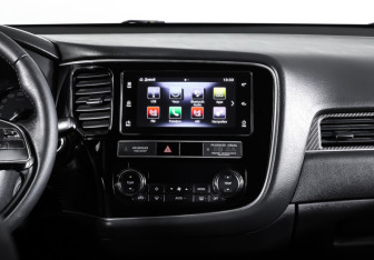 Подержанный автомобиль Mitsubishi Outlander 2019 года (14 фото)