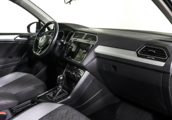 Подержанный автомобиль Volkswagen Tiguan 2019 года (7 фото)