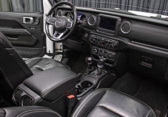 Подержанный автомобиль Jeep Wrangler 2020 года (14 фото)