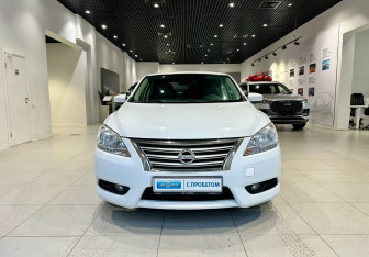 Подержанный автомобиль Nissan Sentra Sedan 2015 года (2 фото)