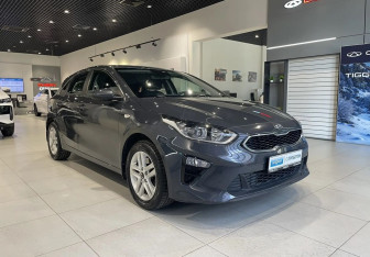 Подержанный автомобиль Kia Ceed Hatchback 2020 года (3 фото)