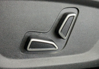 Подержанный автомобиль Changan UNI-V 2023 года (20 фото)