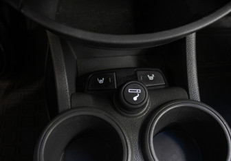 Подержанный автомобиль Chevrolet Spark 2011 года (18 фото)
