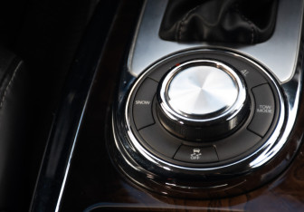 Подержанный автомобиль Infiniti QX80 2018 года (18 фото)