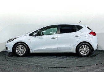 Подержанный автомобиль Kia Ceed Hatchback 2014 года (8 фото)