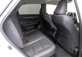 Подержанный автомобиль Lexus NX 2021 года (18 фото)