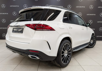 Подержанный автомобиль Mercedes-Benz GLE 2022 года (5 фото)