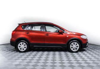 Подержанный автомобиль Suzuki SX4 Hatchback 2019 года (4 фото)