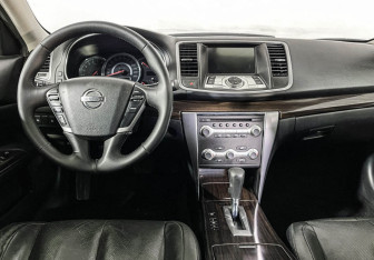 Подержанный автомобиль Nissan Teana 2011 года (12 фото)