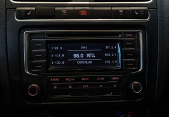 Подержанный автомобиль Volkswagen Polo Sedan 2013 года (17 фото)