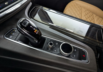 Подержанный автомобиль Cadillac Escalade Suv 2022 года (17 фото)