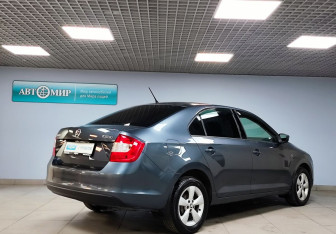 Подержанный автомобиль Skoda Rapid Liftback 2015 года (5 фото)