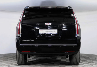 Подержанный автомобиль Cadillac Escalade Suv 2016 года (5 фото)
