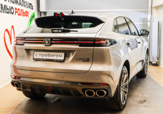 Подержанный автомобиль Changan UNI-K 2023 года (4 фото)