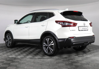 Подержанный автомобиль Nissan Qashqai 2021 года (7 фото)