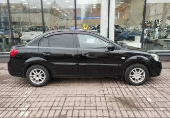 Подержанный автомобиль Kia Rio Sedan 2010 года (4 фото)