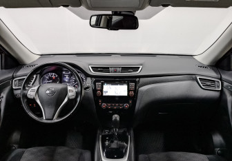 Подержанный автомобиль Nissan X-Trail 2018 года (14 фото)