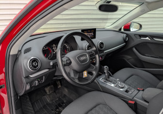 Подержанный автомобиль Audi A3 Hatchback 2013 года (16 фото)
