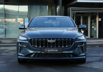 Подержанный автомобиль Geely Preface 2024 года (2 фото)