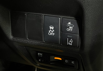 Подержанный автомобиль Honda Stepwgn 2018 года (14 фото)